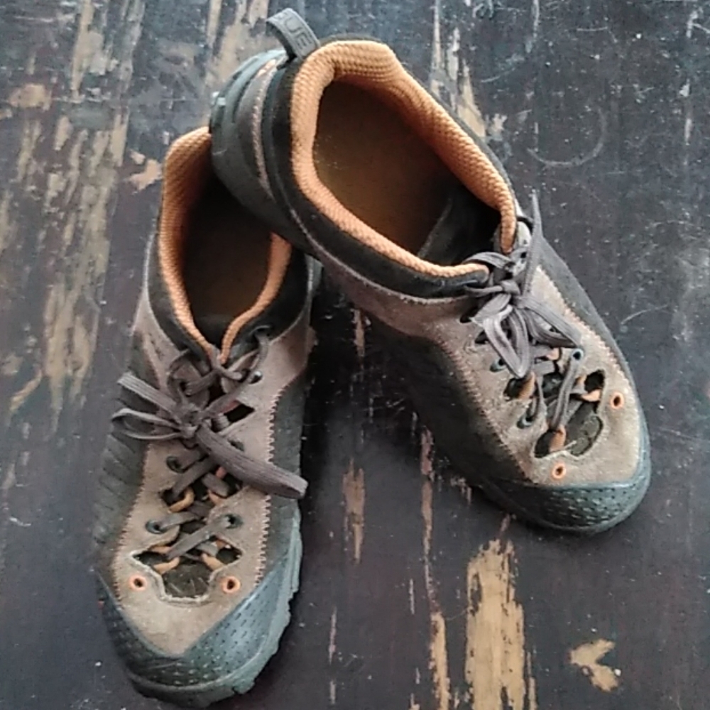 Vasque hiking shoes